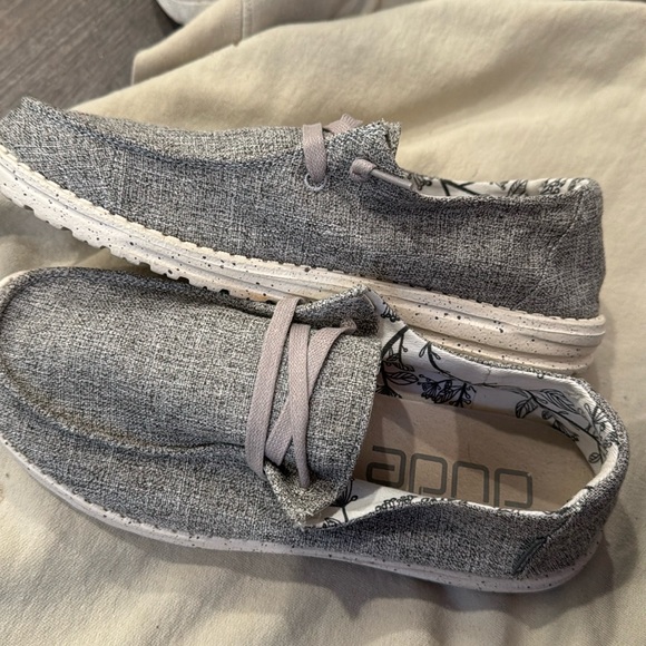 Hey Dude Wendy Linen shoes - Picture 1 of 11